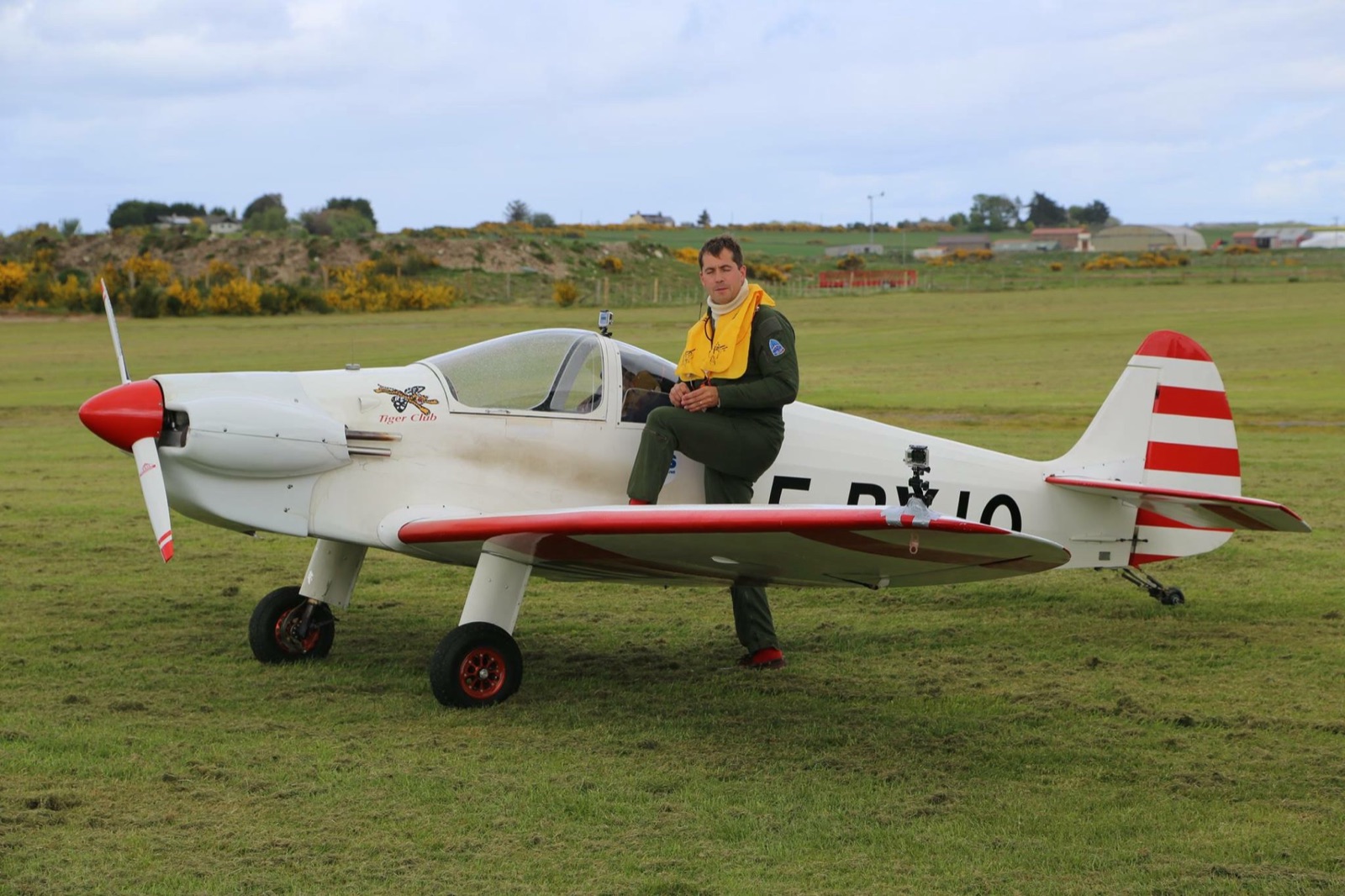 Flying my Menestrel - a homebuilt wood and fabric single-seater aircraft, powered by a car engine